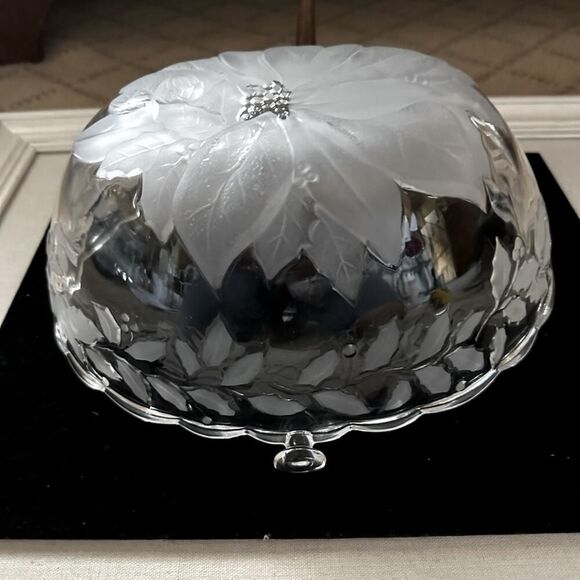 Vintage crystal Christmas punch bowl w frosted floral details with server. - Picture 4 of 9